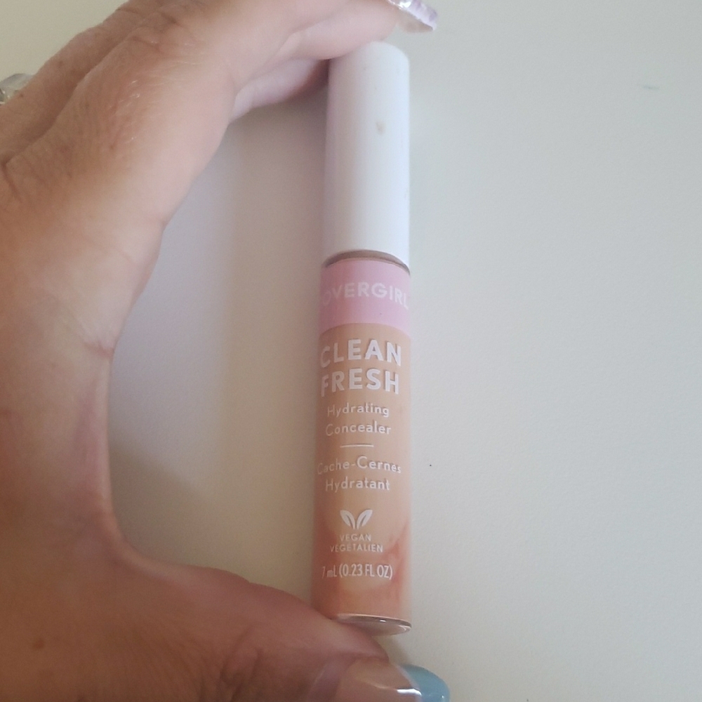 COVERGIRL Clean Fresh Hydrating Concealer - Tan